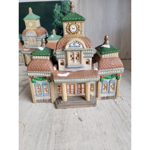Dickens train station Keepsake porcelain lighted house Village accessory Xmas vi - Picture 1 of 9